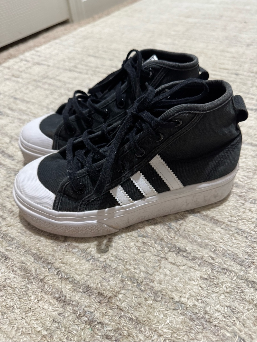 Girls adidas Nizza platform mid Black and White High-Top Sneakers size 2.5